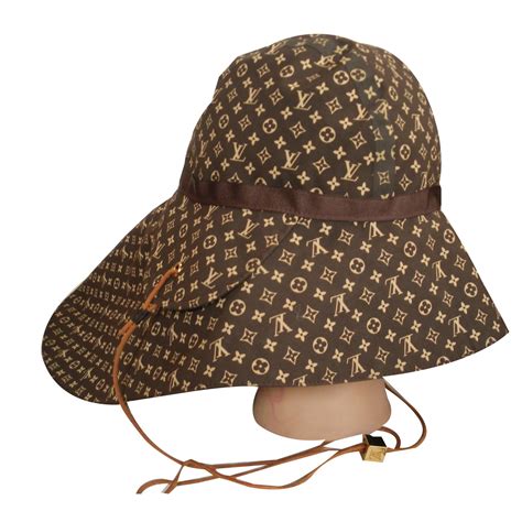 louis vuitton la hat.